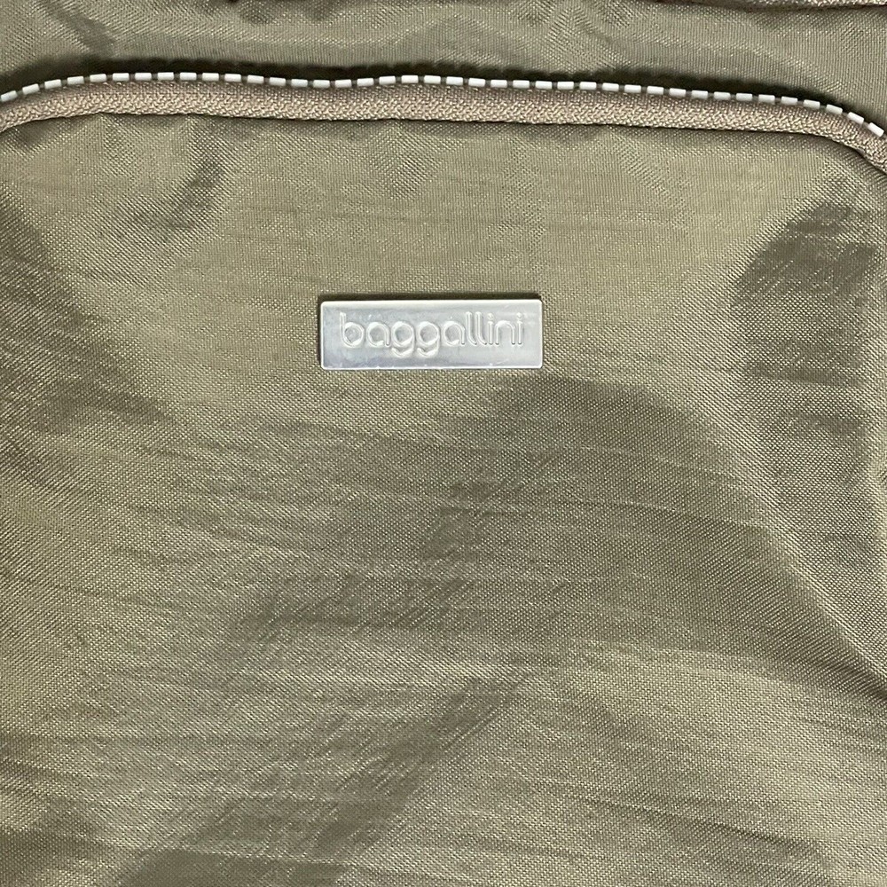 Baggallini Crossbody Purse Travel Tan Khaki Excellent Condition - Picture 4 of 16